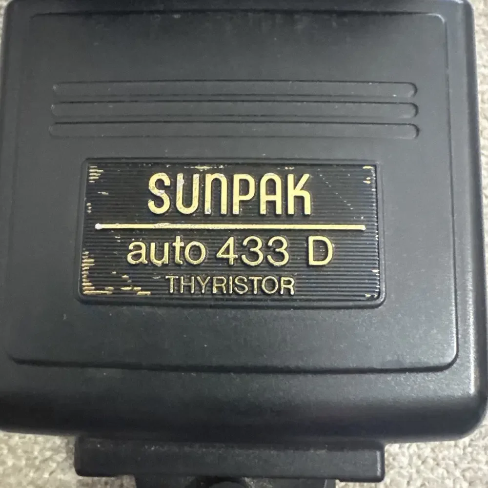 UNTESTED SUNPAK Auto 433 D Thyristor for Canon Film camera Shoe Mount Flash